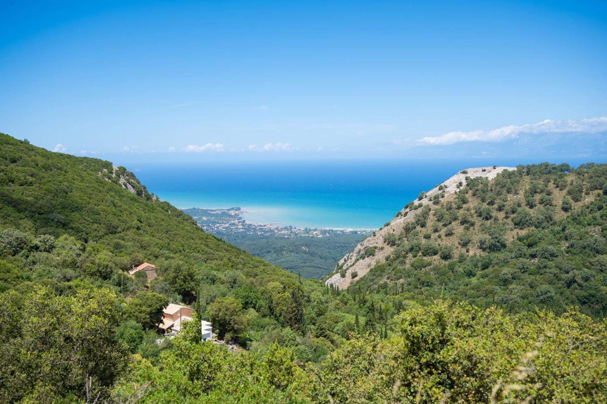Galini Vines - Authentic Corfu Village Life Wifi Ac * Petáleia