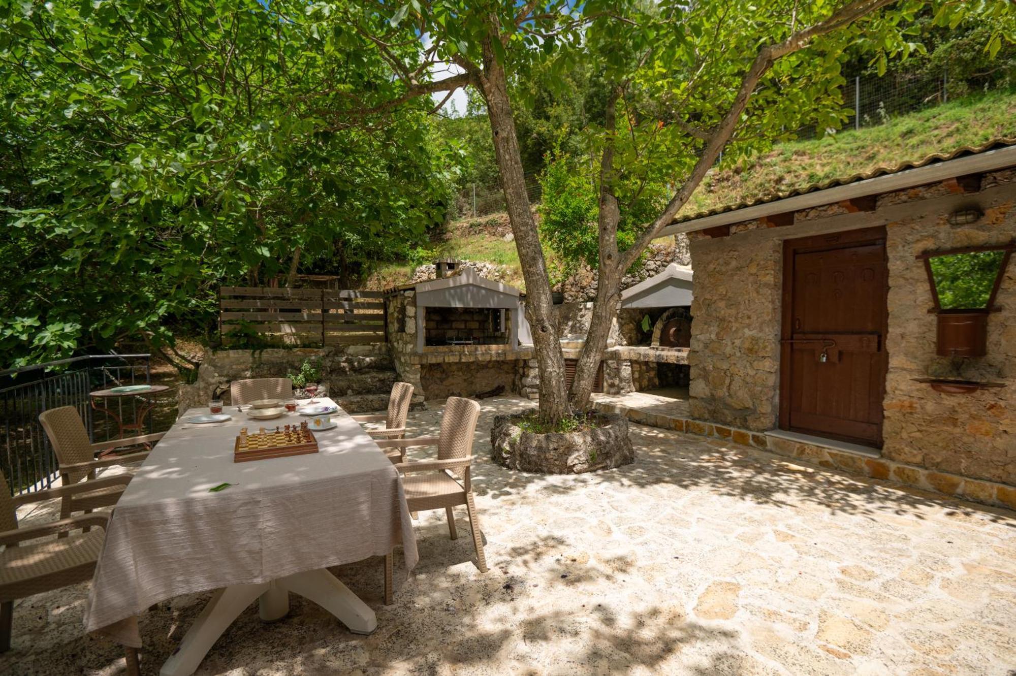 Galini Vines - Authentic Corfu Village Life Wifi Ac Petáleia
